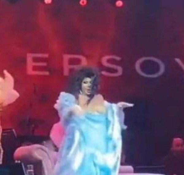 Bülent Ersoy'dan olay konser açıklaması! "Tercüman yok mu?" - Resim: 1