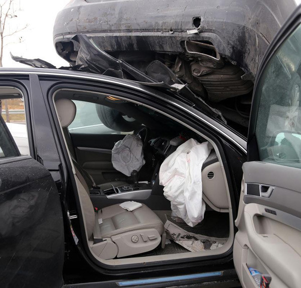 Bahçeli'nin konvoyunda korkunç kaza - Resim: 4