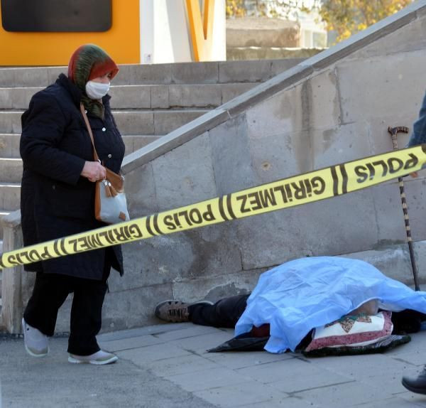 Kayseri'de yaşandı! Tabureye oturup ölen eşinin cenazesinin başında bekledi - Resim: 3