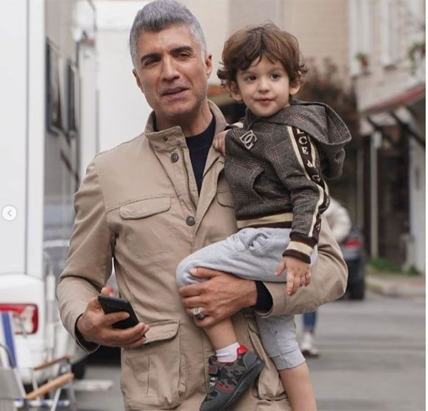 Özcan Deniz'den eski eşi Feyza Aktan'a olay yaratan gönderme! Paylaşımına 'cahil' yazdı yer yerinden oynadı - Resim: 1