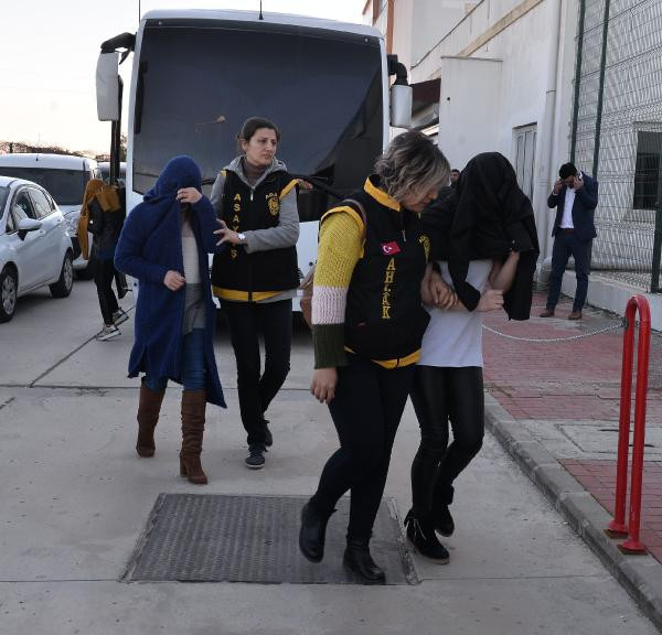 Masaj salonunda gözcü rezaleti! Fuhuş yaptırıp paraları ezmişler - Resim: 3