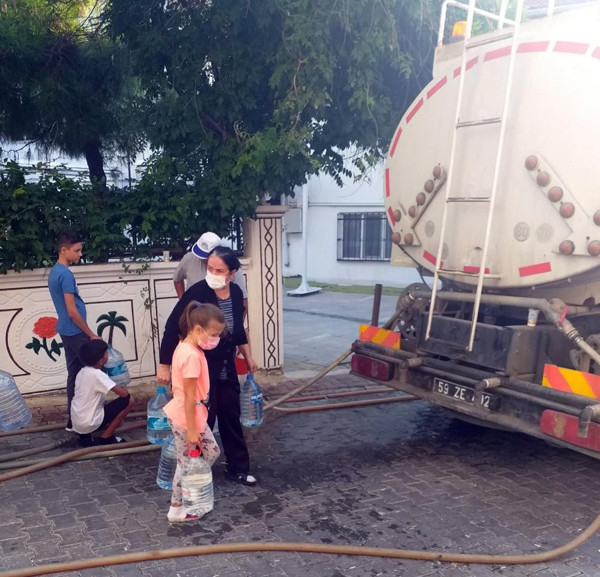 Tekirdağ'da rezaletin böylesi pes dedirtti! Uzun kuyruklar oluştu: Arıyoruz açmıyorlar. - Resim: 0