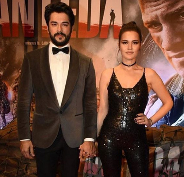 Burak Özçivit'in ayakkabıları geceye damga vurdu - Resim: 2