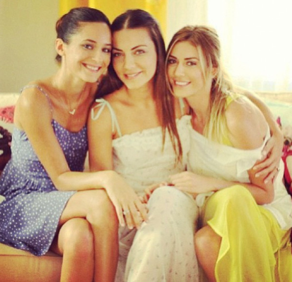 Sinem Kobal projeyi elden kaçırdı o filmin kadrosundan çıkartıldı! - Resim: 3