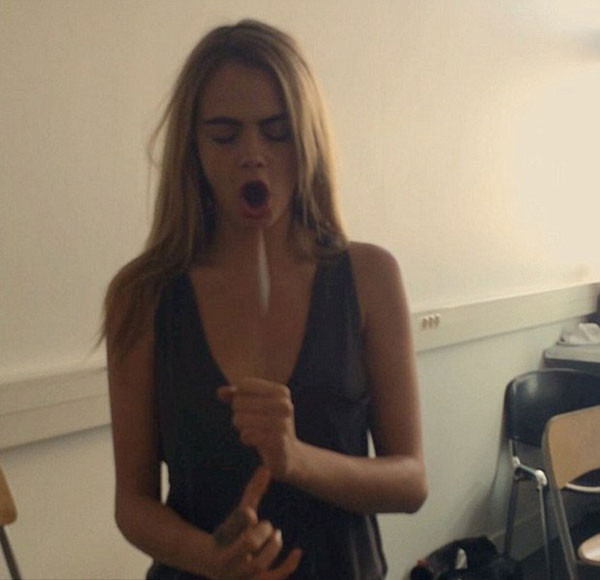 Ünlü model sabahın ilk ışıkları ile yakalandı - Resim: 3