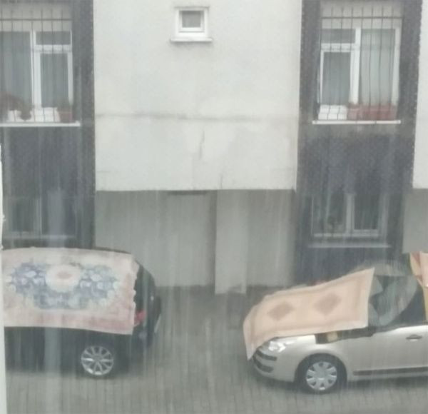 İstanbul felaketi yaşadı! Hortum dolu sağanak etkili oldu - Resim: 3