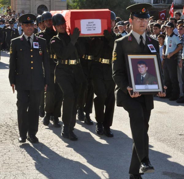 Yozgat şehit Erhan Ar'ı uğurladı - Resim: 3