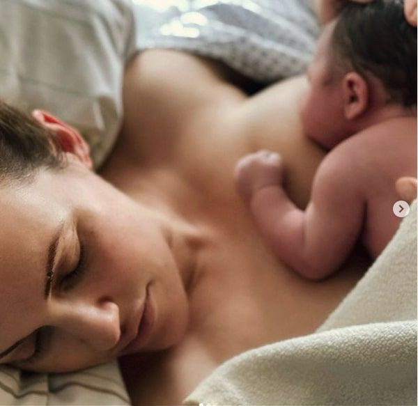 Yeni doğum yapan Meryem Uzerli kızlarıyla pozlarını paylaştı ortalık yıkıldı - Resim: 3