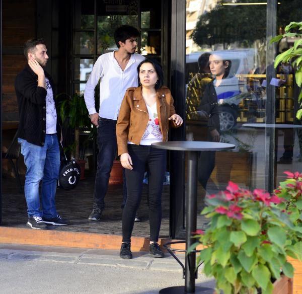 Müşteriler şoka girdi! Lüks kafede dehşet - Resim: 1