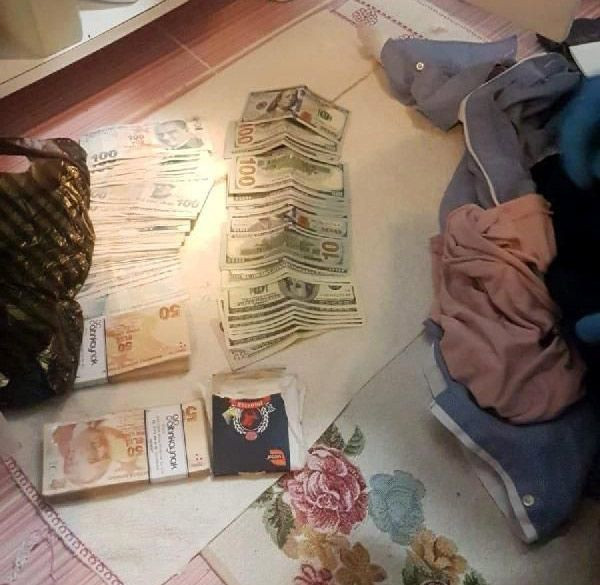 FETÖ operasyonunda Kozmik Bacı lakaplı Yasemin Ören yakalandı - Resim: 0