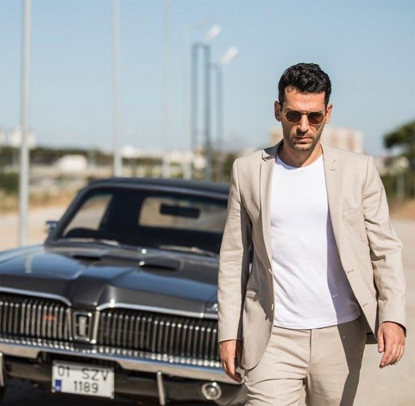 Murat Yıldırım 'Aziz' dizisi ile ilgili merak edilen haberi duyurdu! "Bunlar doğru değil" - Resim: 2