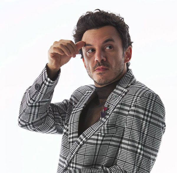 Buray kalbindeki maskeyi çıkarmış! Gizemli kız arkadaşıyla Bebek'te görüntülendi! - Resim: 1