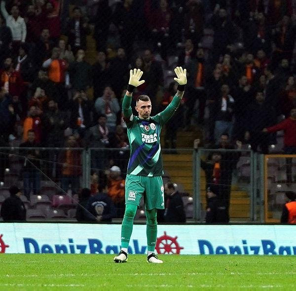 Fatih Terim'den yönetime: Muslera hariç hepsi gidebilir - Resim: 0
