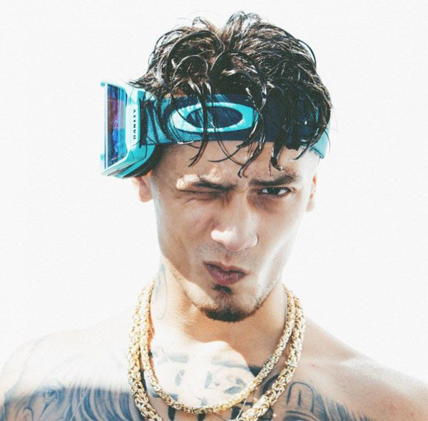 Rapçi Çakal Didim'de konser bitiminde silahlı saldırıya uğradı! - Resim: 1