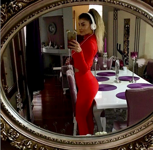 Şarkıcı Hatice kaç yaşında kimdir kalça şovu olay oldu! - Resim: 1