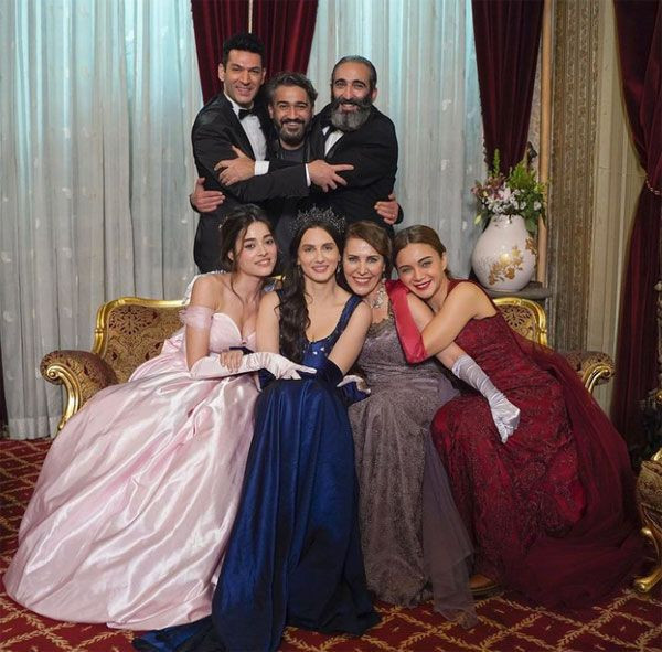 Murat Yıldırım 'Aziz' dizisi ile ilgili merak edilen haberi duyurdu! "Bunlar doğru değil" - Resim: 1