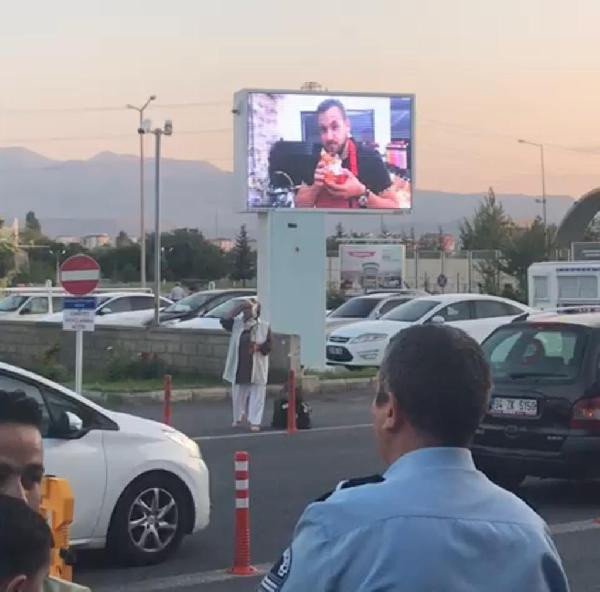 Ünlü oyuncu Ümit Erdim soluğu mahkemede aldı! Görüntüleri izinsiz kullanıldı - Resim: 0