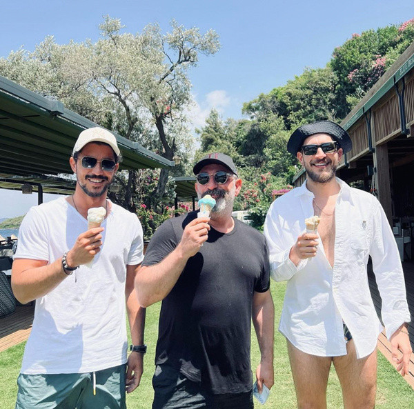 Slip mayodan eteğe geçiş yaptı! Uraz Kaygılaroğlu'nun o halleri alay konusu oldu - Resim: 0