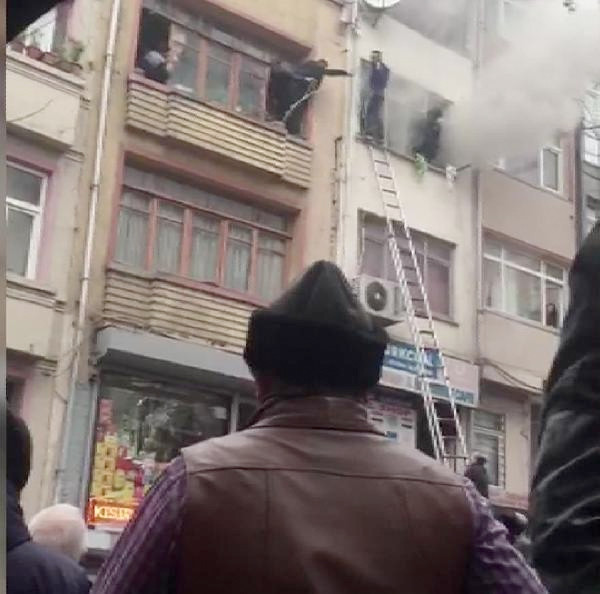 Fatih'te can pazarı kamerada pencereye çıkanlar... - Resim: 3