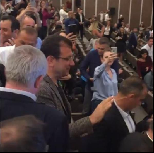 Ekrem İmamoğlu, Cem Yılmaz'ı izledi - Resim: 2
