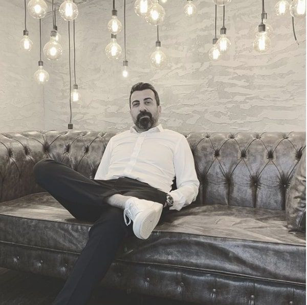 Emre Karayel sevgilisi Gizem Demirci ile evlilik yolunda ilk adımı atıyor böyle duyurdu - Resim: 2