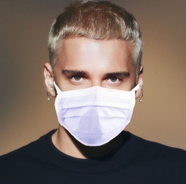 Edis'in yarı çıplak yatak pozu verdiği isim şarkıcı Aybüke Arbele çıktı! - Resim: 1