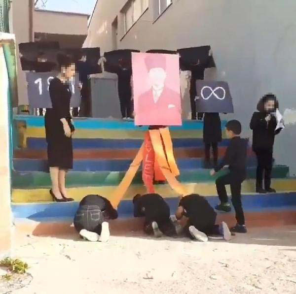 Atatürk posteri önünde secde ettirildiler hangi okul olduğu ortaya çıktı - Resim: 1