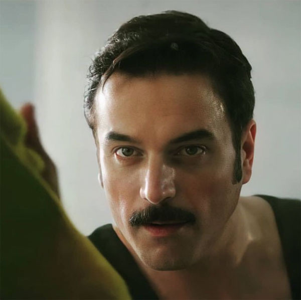 17 yıllık evliliğini tek celsede bitirmişti! Ufuk Özkan gençlik fotoğrafını paylaşıp yaptığı göndermeyle akılları karıştırdı - Resim: 2