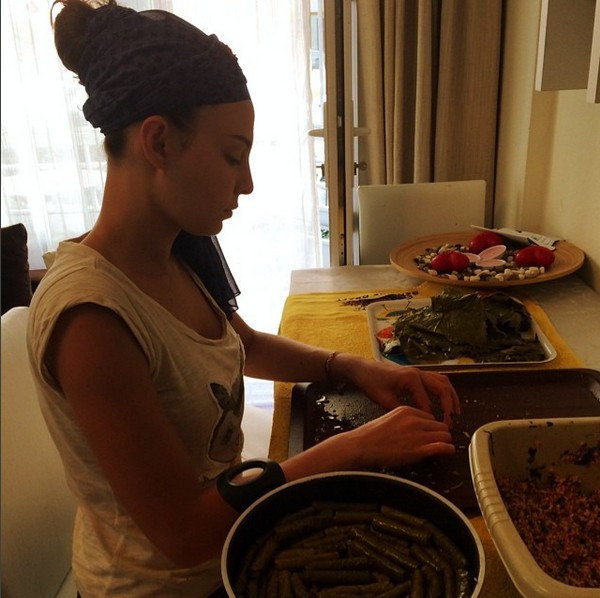 Eda Akkaya bildiğiniz gibi değilmiş bu haline bakın! - Resim: 2