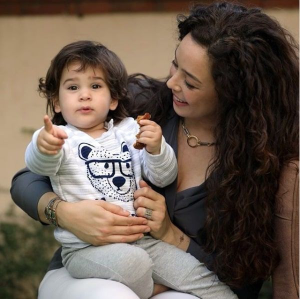 Dünya güzeli Azra Akın'dan yeni proje müjdesi setlere geri dönüyor - Resim: 3