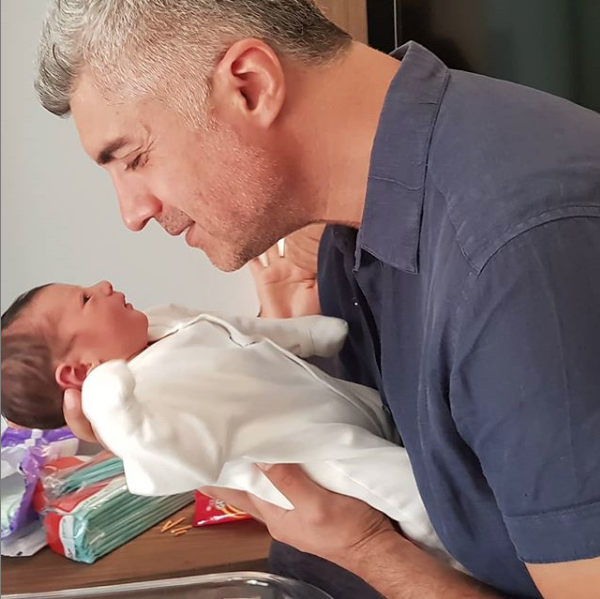 Özcan Deniz 9 yıl aradan sonra sahne alıyor para paraya demeyecek - Resim: 4