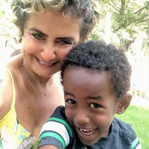 Esra Akkaya oğlu Can Alex ile paylaşım yaptı 'Rengini sevdiğim evladım!' - Resim: 4