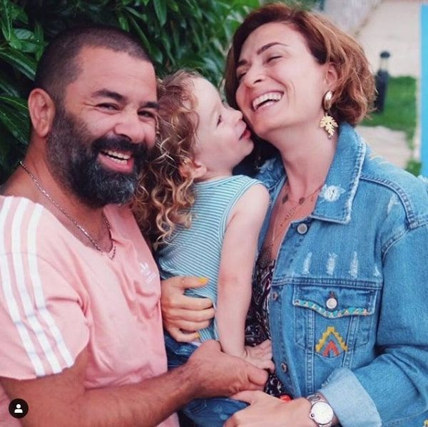 Ceyda Düvenci'den eşi Bülent Şakrak'a romantik kutlama herkesin beğenisini aldı - Resim: 1