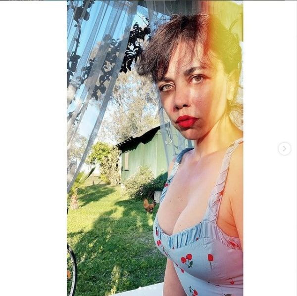 Yeşim Ceren Bozoğlu mayolu pozuyla şaşırttı Kuruluş Osman'ın Hazal Hatun'uydu - Resim: 2