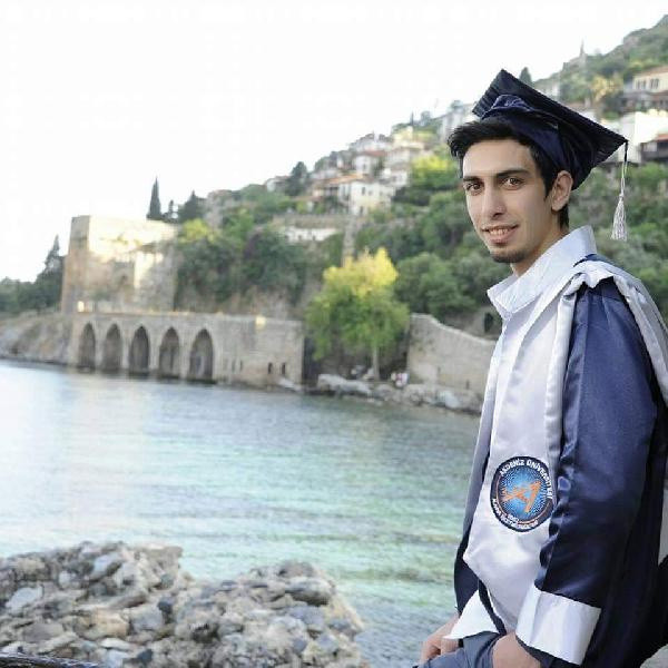 Ağrı'da özel harekat polisi bakım yaptığı silahının ateş alması sonucu şehit oldu - Resim: 0