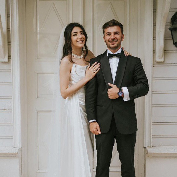 Kafalar grubunun üyesi Fatih Yasin kötü haberi duyurdu! Geçtiğimiz yıl evlendiği eşiyle... - Resim: 0