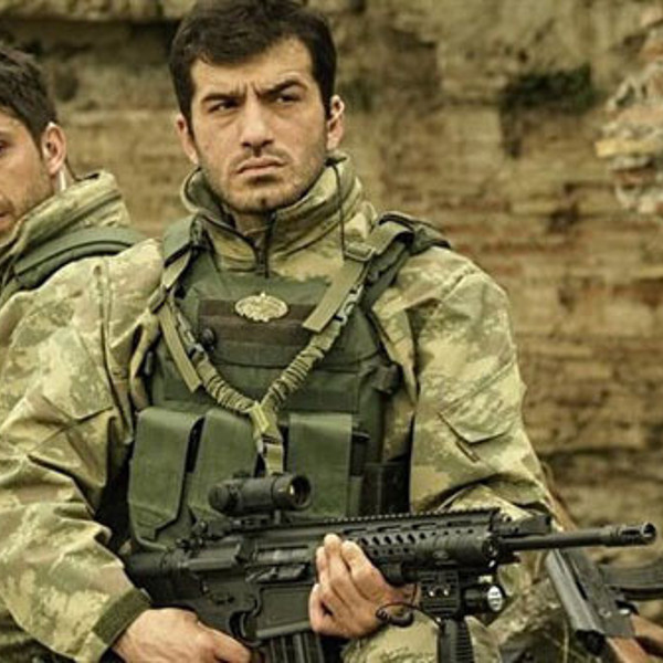 Ufuk Bayraktar'dan yeni filmi hakkında şaşırtan açıklamalar! "Acı taşıdığına inanmam lazım..." - Resim: 1