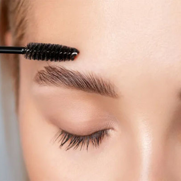 Kaşınızı ve kirpiğinizi sekiz günde gürleştirin! İşte kaşlarınızın ve kirpiğinizin hızlıca uzamasını sağlayan doğal yöntemler - Resim: 2