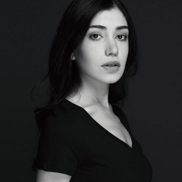 Gelsin Hayat Bildiği Gibi'nin yıldızı usta oyuncu Levent Kırca'nın kızı çıktı! Meğer hep gözümüzün önündeymiş... - Resim: 3