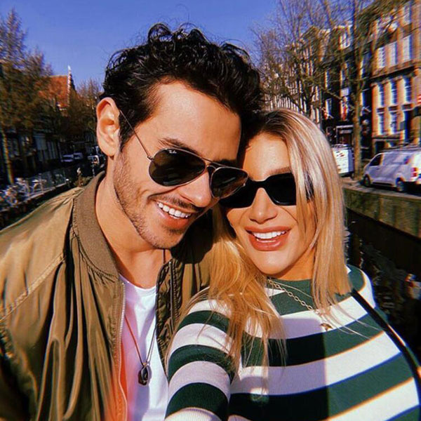 Cem Belevi'nin arılı kolyesi daldan dala konuyor! Yeni sevgilisi o kolyeyle İrem Dericiye adeta nisbet yaptı - Resim: 1