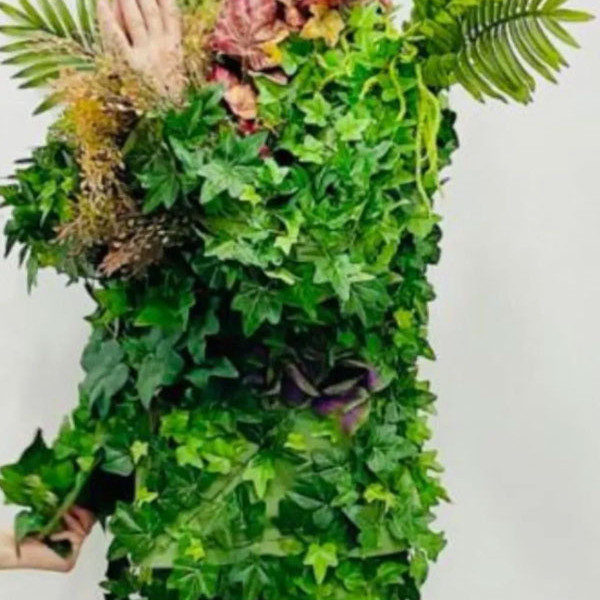 Yılmaz Morgül sahne kostümüyle dalga konusu oldu! Ağaç adam oldu sahneyi yıktı - Resim: 3