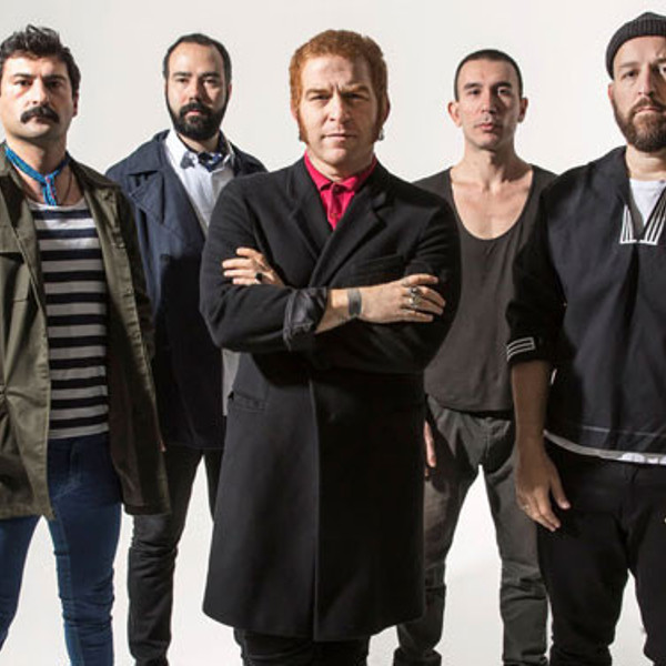 Athena'nın gitaristi Hakan Özoğuz'un Lenfoma tedavisi gördüğü ortaya çıkmıştı! Ünlü şarkıcı ilk kez hastalığı hakkında açıklama yaptı - Resim: 0