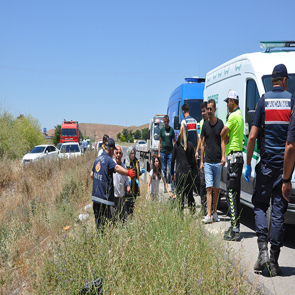 Yozgat'ta acı kaza! Devrilen otomobilin şoförü yaşamını yitirdi - Resim: 1