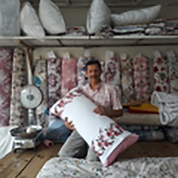 Eskileri atmayanlar yaşadı! Bir dönemin yorgan modası geri geliyor - Resim: 0