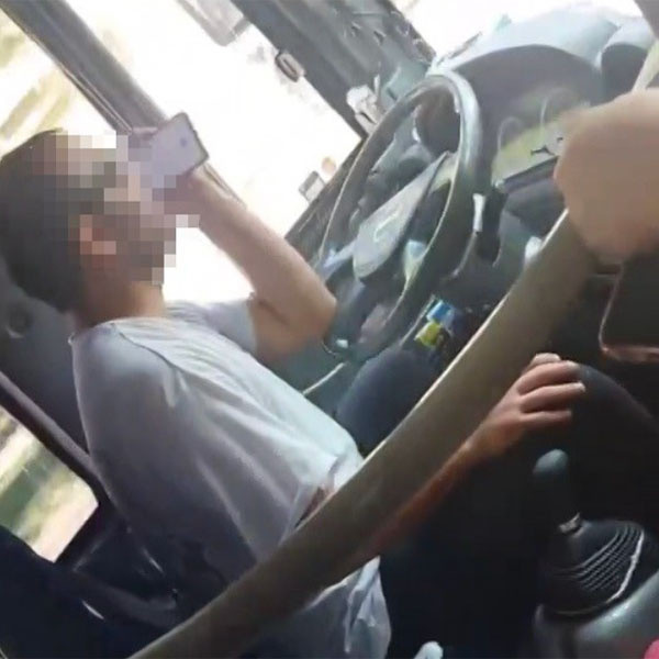 Gaziantep'te kural tanımayan otobüs şoförü yolcuların canını tehlikeye attı - Resim: 1