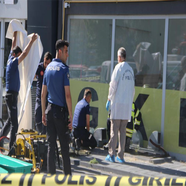 Çalışmak için Kayseri'ye gelen ses sanatçısı rezidansın 7. katından düştü - Resim: 1