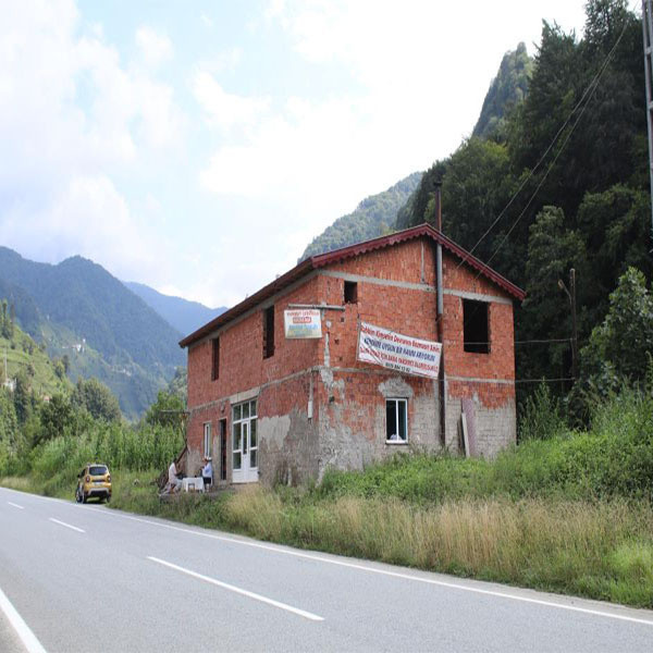 Evlenebilmek için yaptığına görenler inanamadı! Evine astığı pankartla herkesi güldürdü - Resim: 2