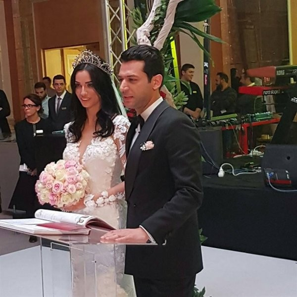 Murat Yıldırım ve İmane Elbani evlendi gelinliğine bakın! - Resim: 4