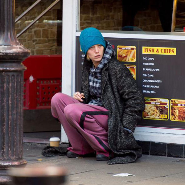 Görenler tanıyamadı! Ünlü oyuncu sokak kızı oldu - Resim: 4
