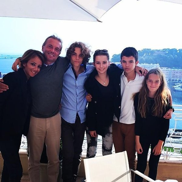 Cem Uzan'ın son hali şaşırttı! Eşi ve çocuklarına bakın! - Resim: 4